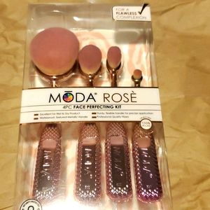 Moda rose face brush set